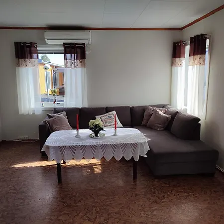 Apartment Naer E4 I Sentrum Av