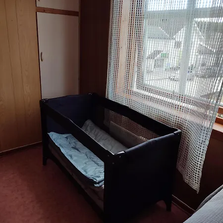 Naer E4 I Sentrum Av *