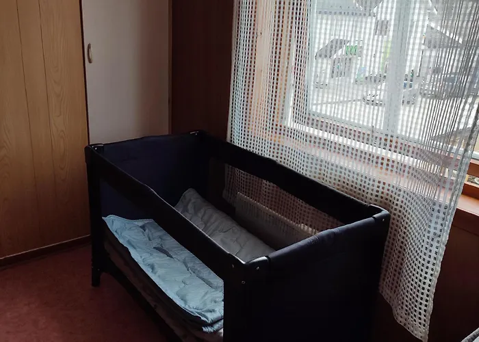 Naer E4 I Sentrum Av *