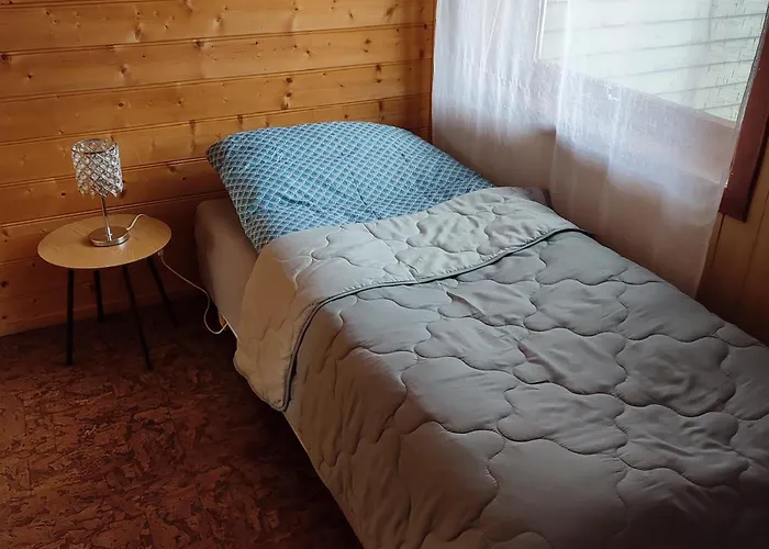 Naer E4 I Sentrum Av * Eina