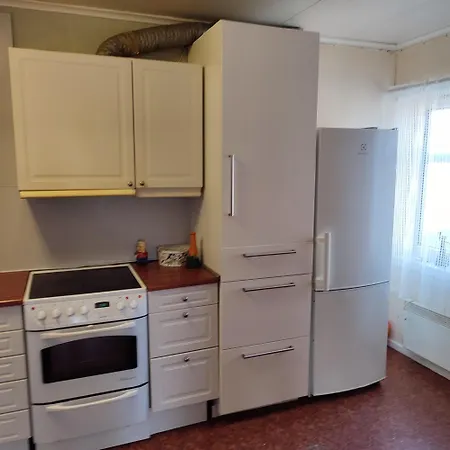 Naer E4 I Sentrum Av Appartement *